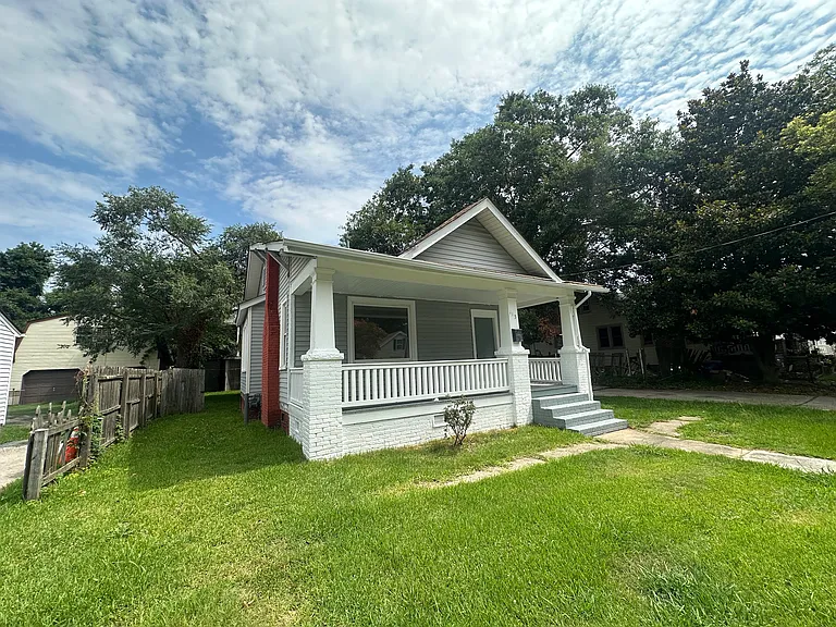 113 Baldwin Ave — Photo 16