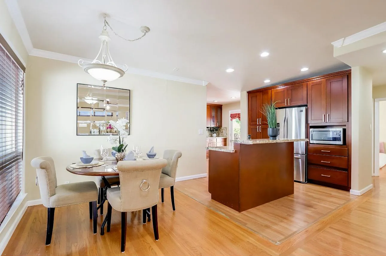 708 Flannery St — Photo 3