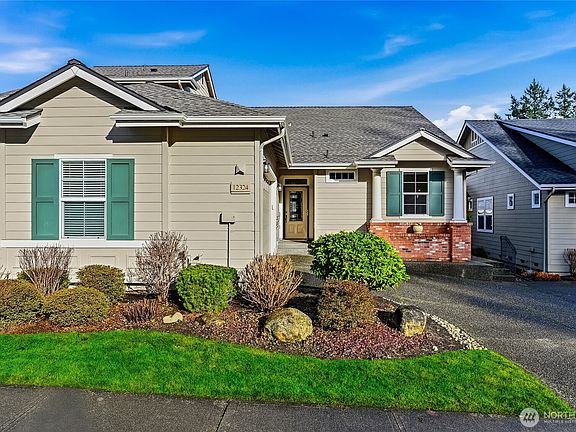 3rd image of 12324 Big Leaf Way NE