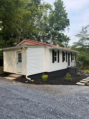 401 Circle Dr Photo 1