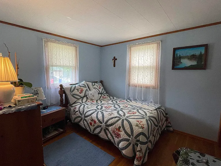 10 Richard St #1 — Photo 11