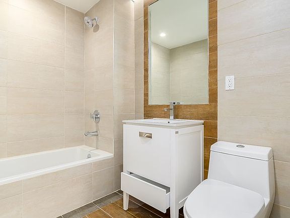 5th image of 473 Kosciuszko St APT 1