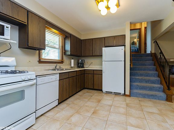 4th image of 14925 La Reina Real St