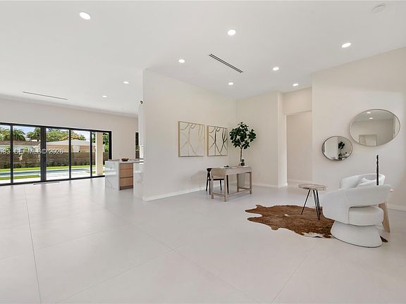 4th image of 6990 SW 58th St