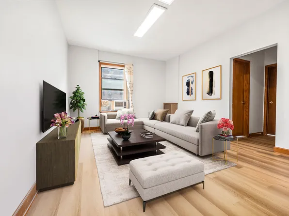 8320 Bay Parkway image 4 of 20