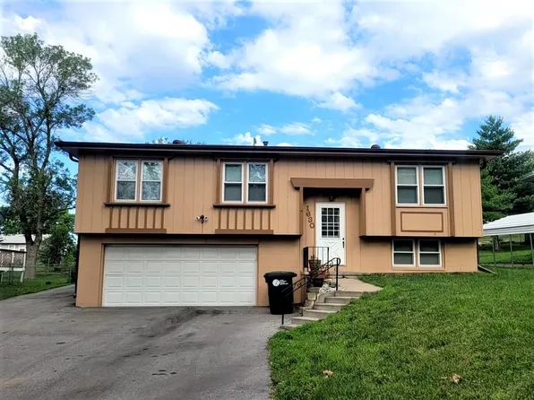 1630 N 105th St, Omaha, NE 68114