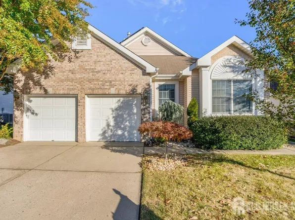 20 Halifax Dr, Monroe Township, NJ 08831