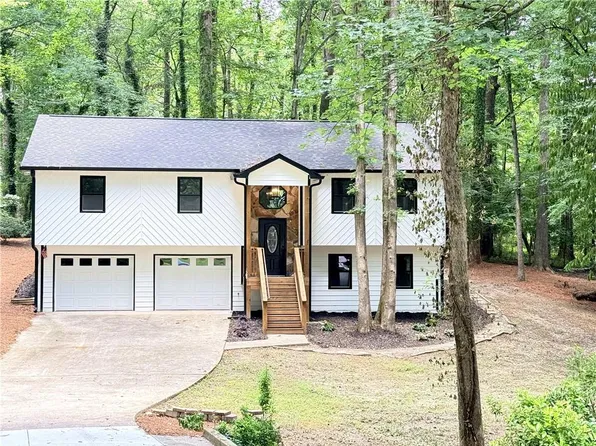 4508 Lost Mountain Ct, Powder Springs, GA 30127