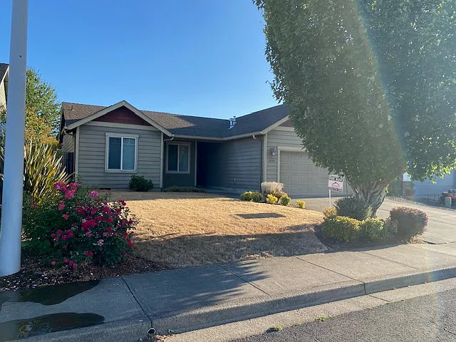 1836 Ash Creek Dr E — Photo 2