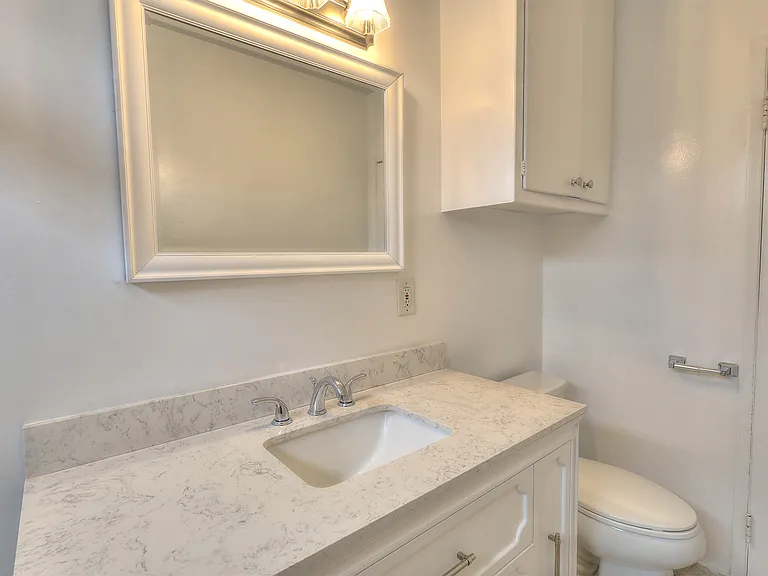 4808 Riverton Ave #6 — Photo 24