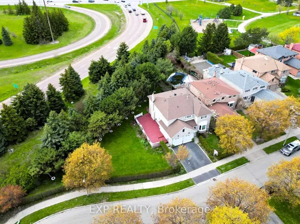 4 Leatherhead Ct, Brampton, ON L6S 5E8