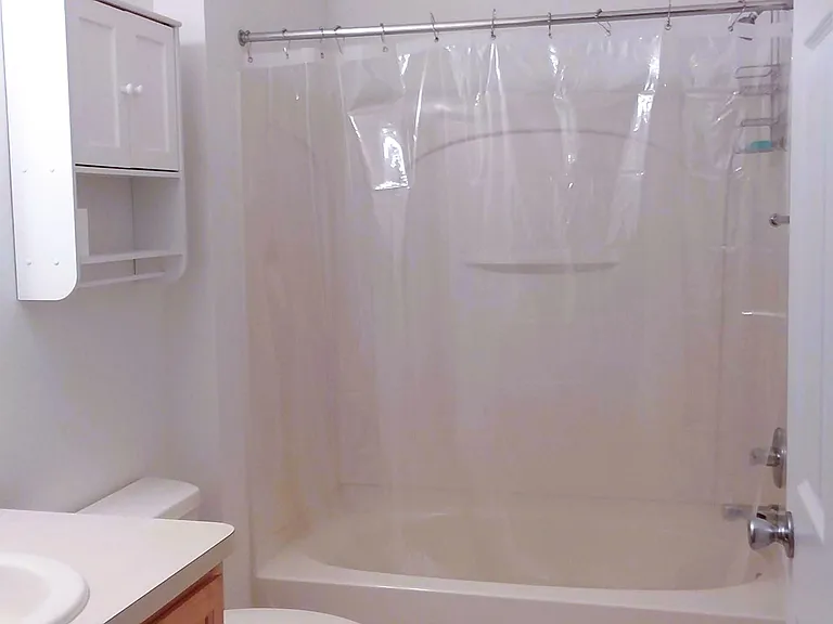 1645 Hickory Grove Ln — Photo 16