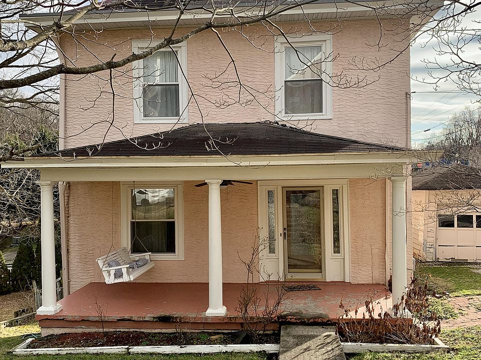 1st image of 916 Pine Rd