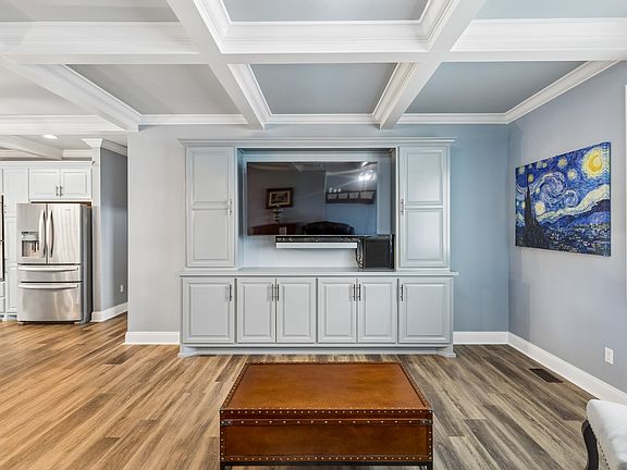 4th image of 2028 Mason Ln