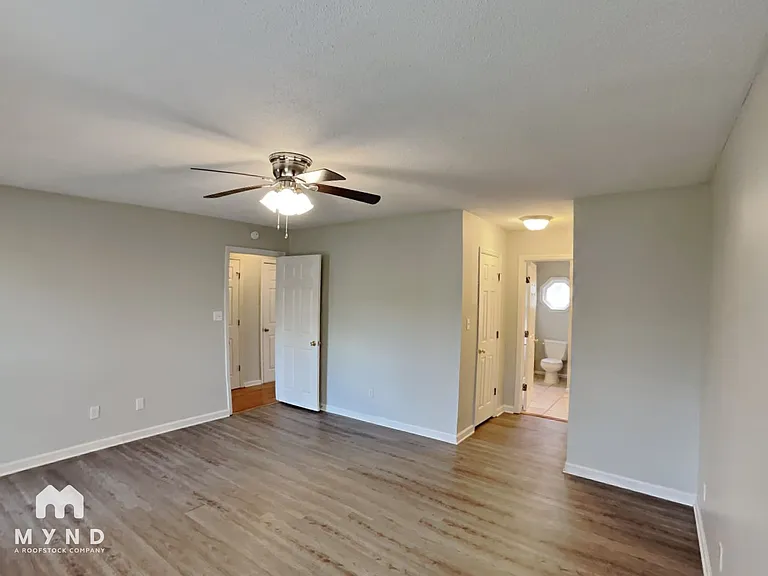 1728 Russet Woods Ln — Photo 13