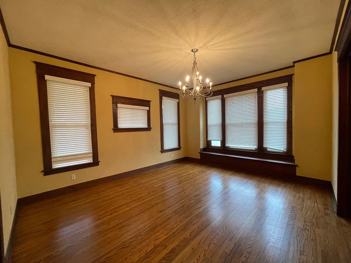 3B/2B Home Available in Downtown Lake Charles — Photo 2