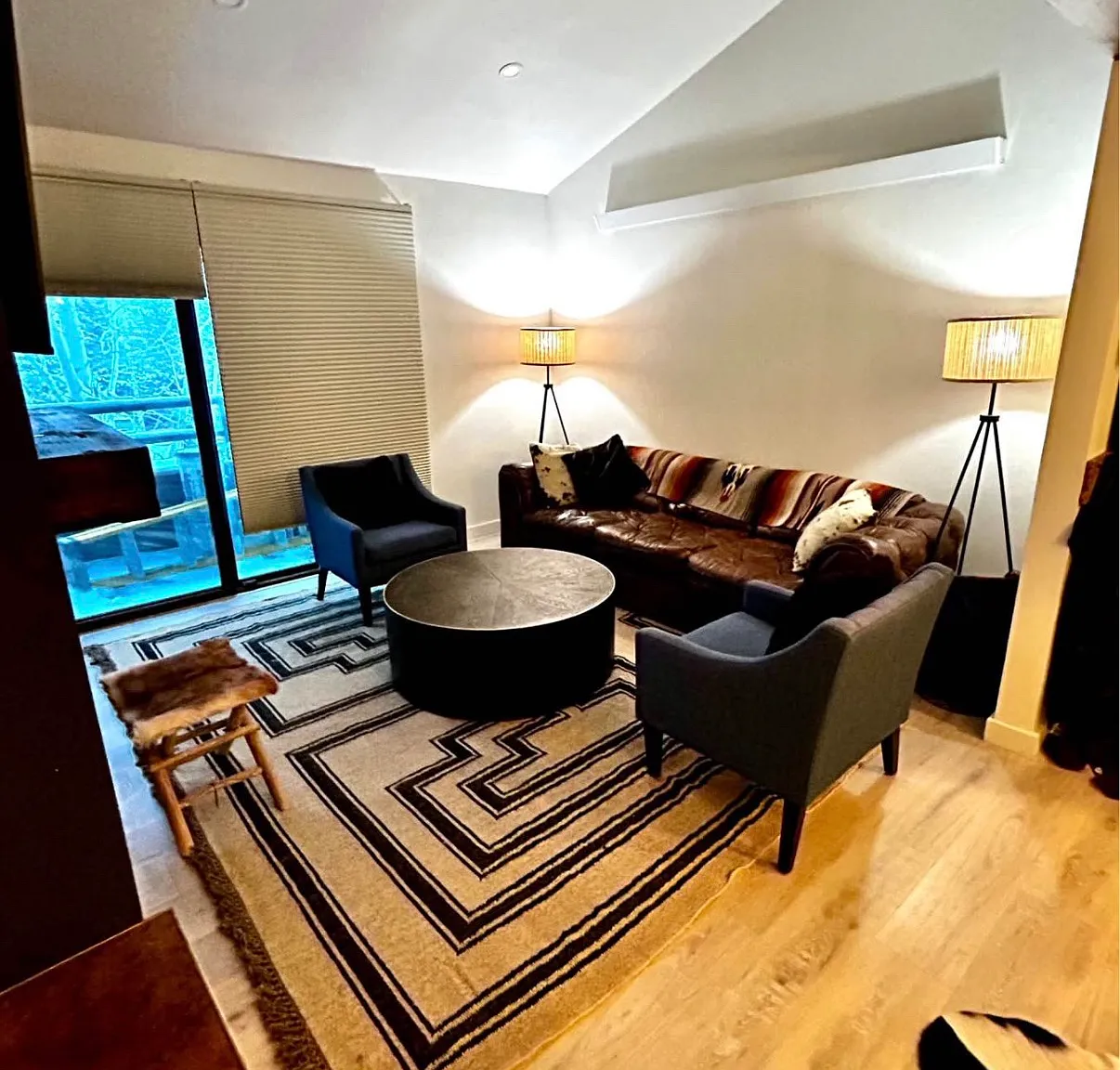 355 W Deloney Ave — Photo 1