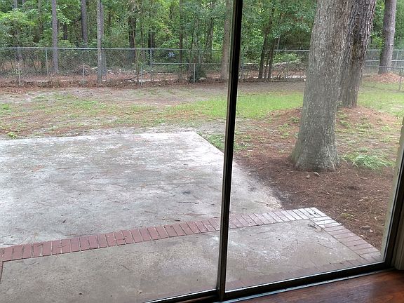 3rd image of 912 Brookhaven Dr
