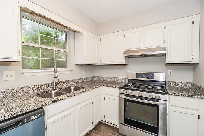5621 Stonington Trace Pkwy — Photo 9