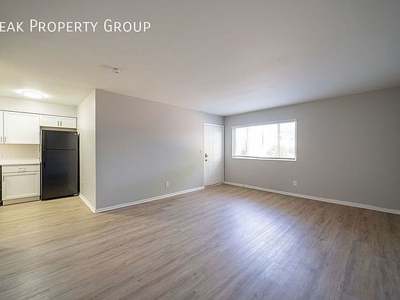 3rd image of 651 Riverview Dr