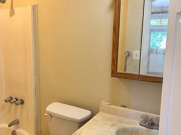 5th image of 1406 Caroline St #1