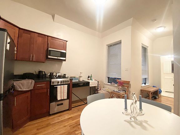 4th image of 208 W 80th St APT 3A