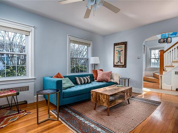 4th image of 54 Wyndham Ave