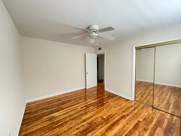 136 Grady Ave — Photo 10