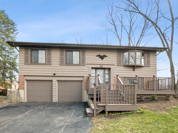 2S121 Ivy Ln, Lombard, IL 60148