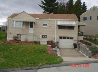 699 Shadow Dr, Carnegie, PA 15106