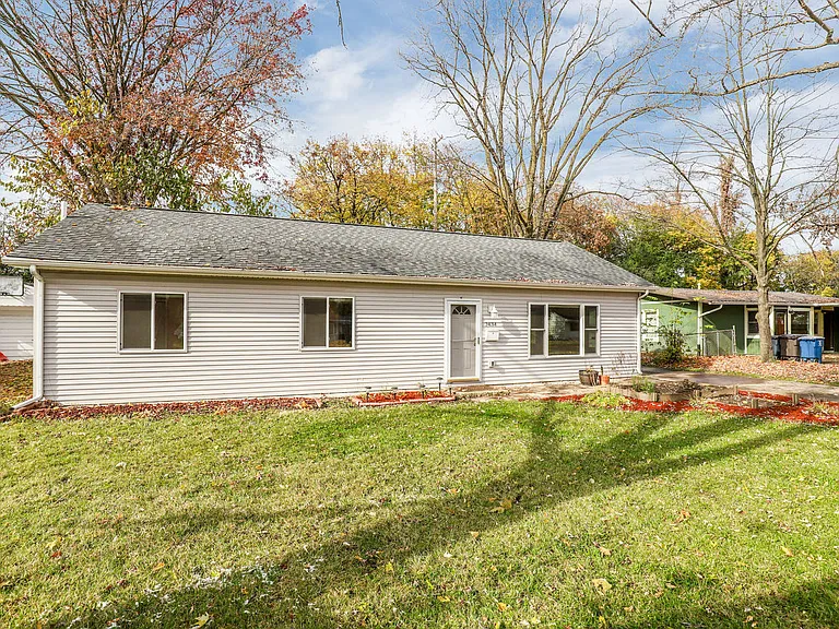 2434 Pinecrest Ave — Photo 47