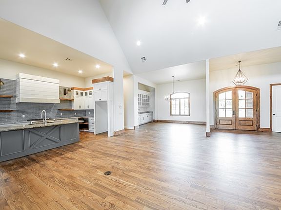 5th image of 4025 Timberline Dr