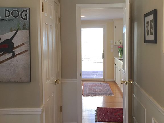 3rd image of 117 Woodberry Ln