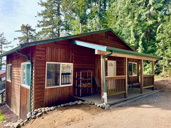 2708 S Camano Dr #B, Camano Island, WA 98282