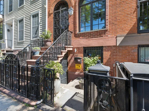 293 Pacific Street image 1 of 10