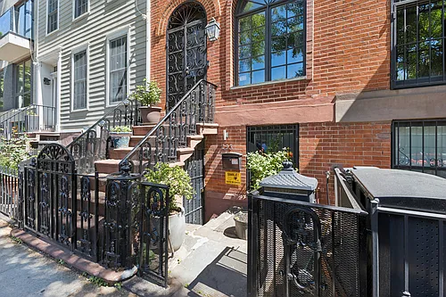 293 Pacific St #GARDEN-FLOOR Photo 1 293 Pacific St #GARDEN-FLOOR Photo 1
