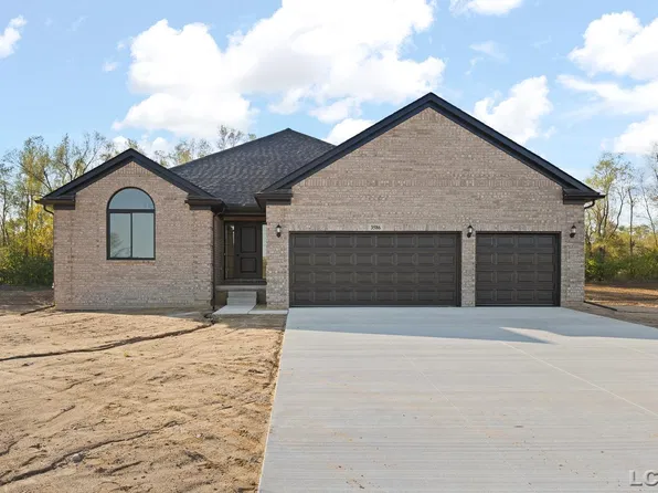 3586 Serra Dr, Tecumseh, MI 49286