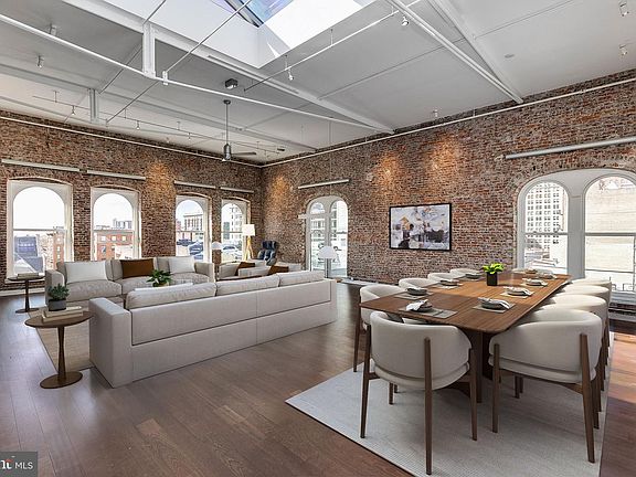 3rd image of 105-32 S 12th St #Penthouse 504