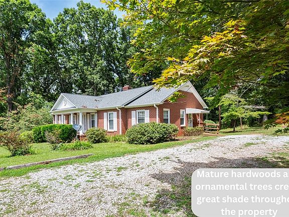 3rd image of 1611 Hard Hillhouse Dr