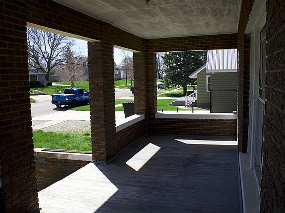3rd image of 713 S Adams St
