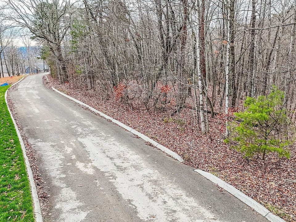 1st image of 18 Duckwood Ln