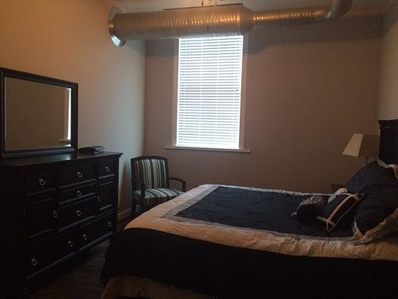4th image of 612 S Main St Ste 202