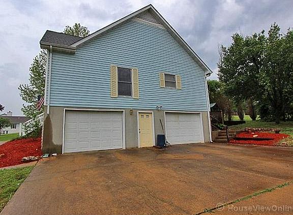 2nd image of 10019 Cherry Hill Ln