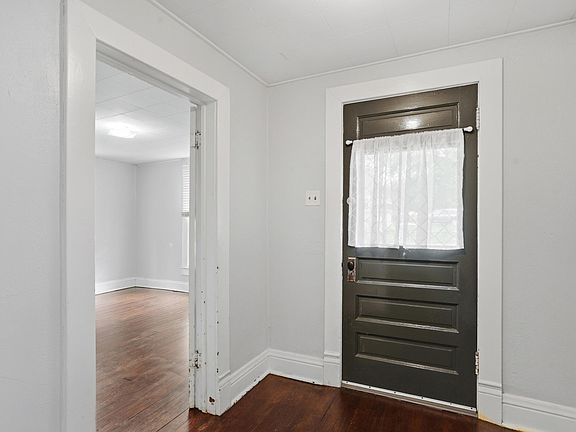 3rd image of 501 N William St