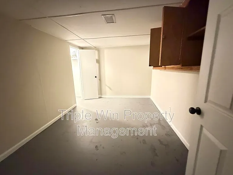 10805 Landseer Dr — Photo 33