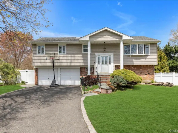 43 Florida Avenue, Commack, NY 11725