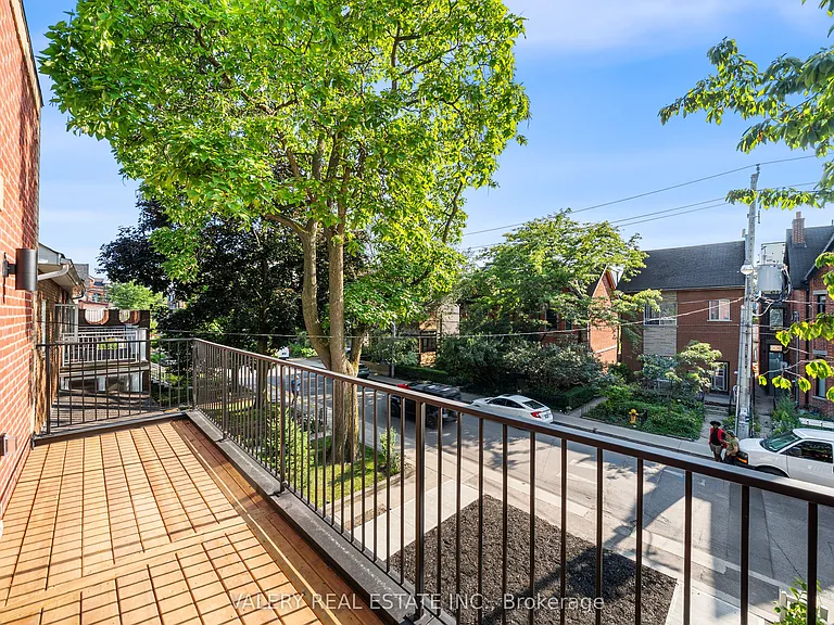 131 Dovercourt Rd #2 — Photo 4
