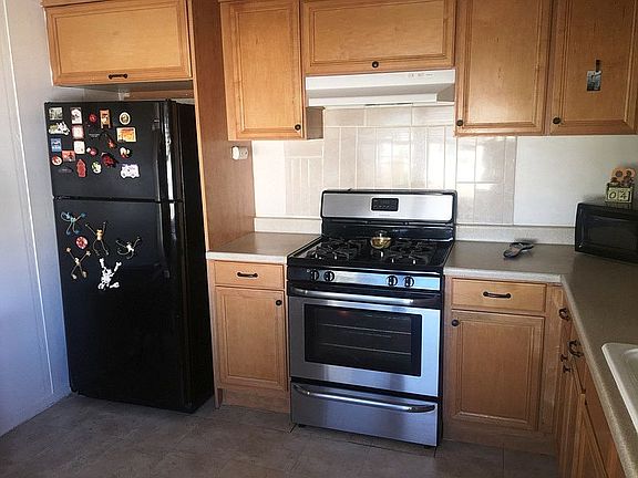 3rd image of 14815 Cerritos Ave