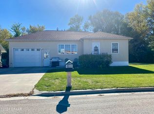 718 11th Ave, Langdon, ND 58249