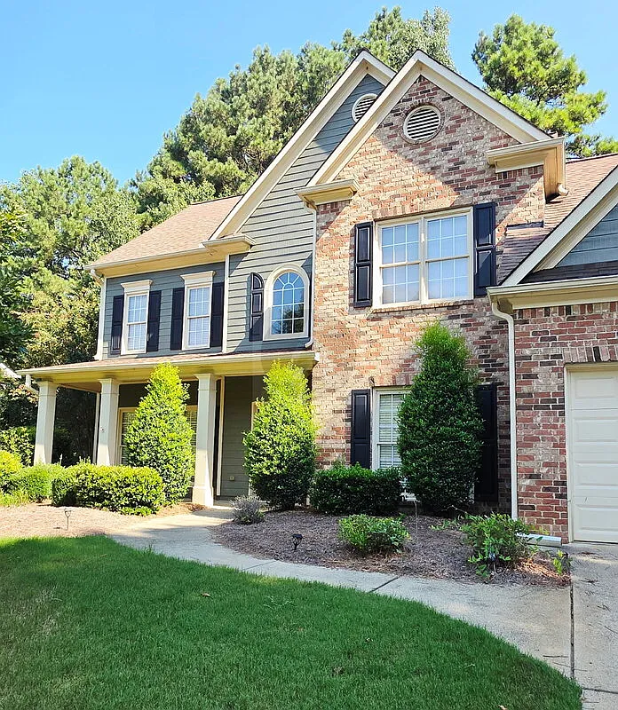 5 bed, 3.0 bath, 2900 sqft, $2,600 — Photo 2